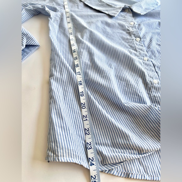 Iris Los Angeles Woman’s Across the Shoulder Blue Pinstripe Blouse Shirt Size L - Picture 7 of 9